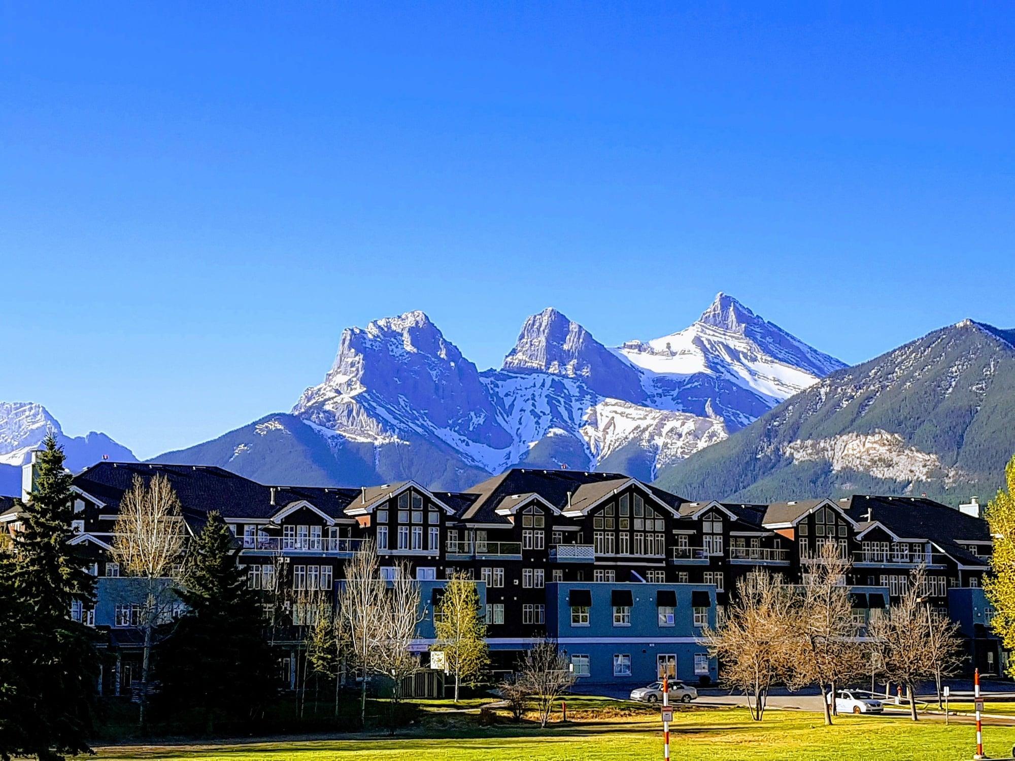 Sunset Mountain Inn Canmore Dış mekan fotoğraf