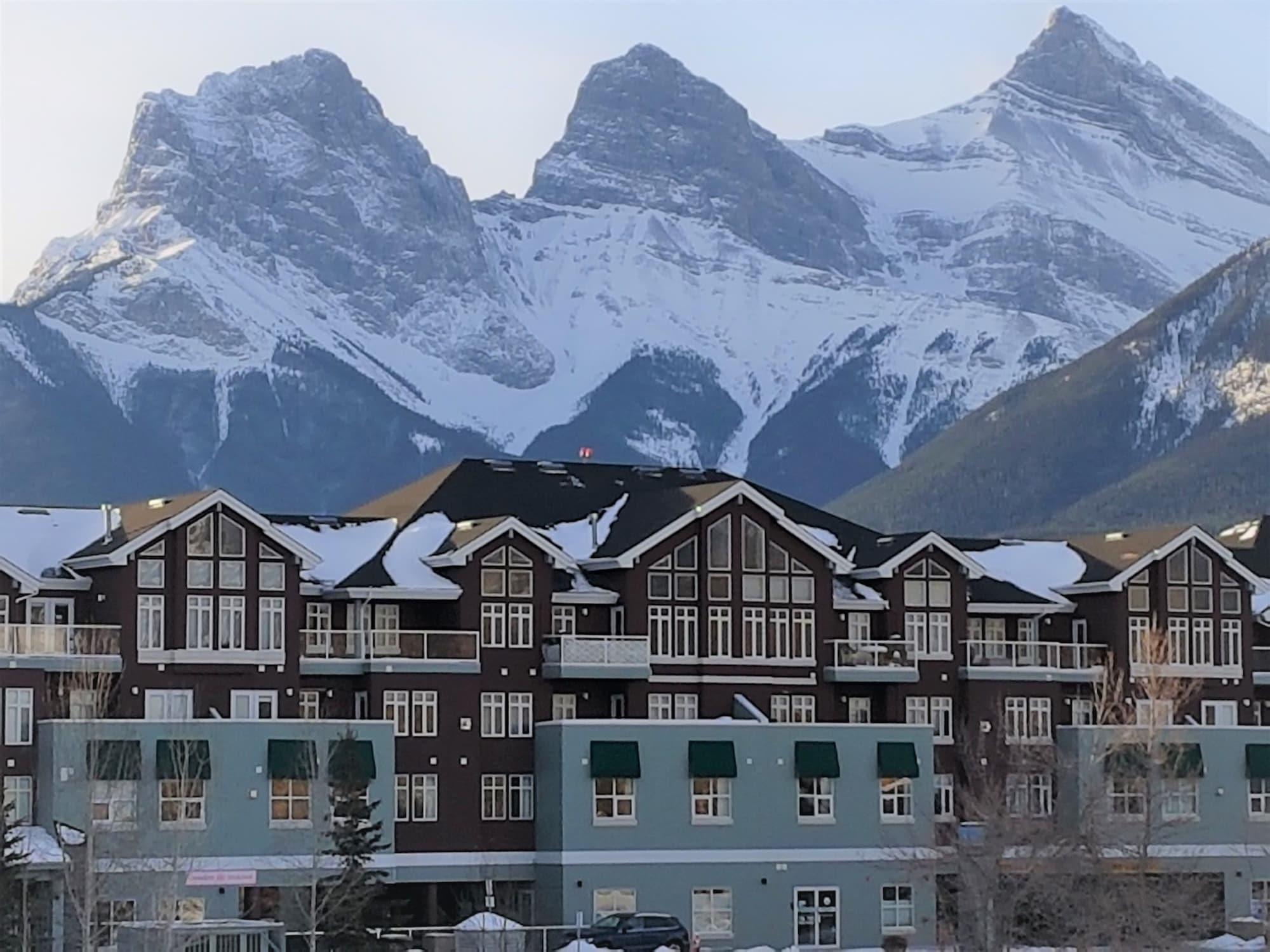 Sunset Mountain Inn Canmore Dış mekan fotoğraf