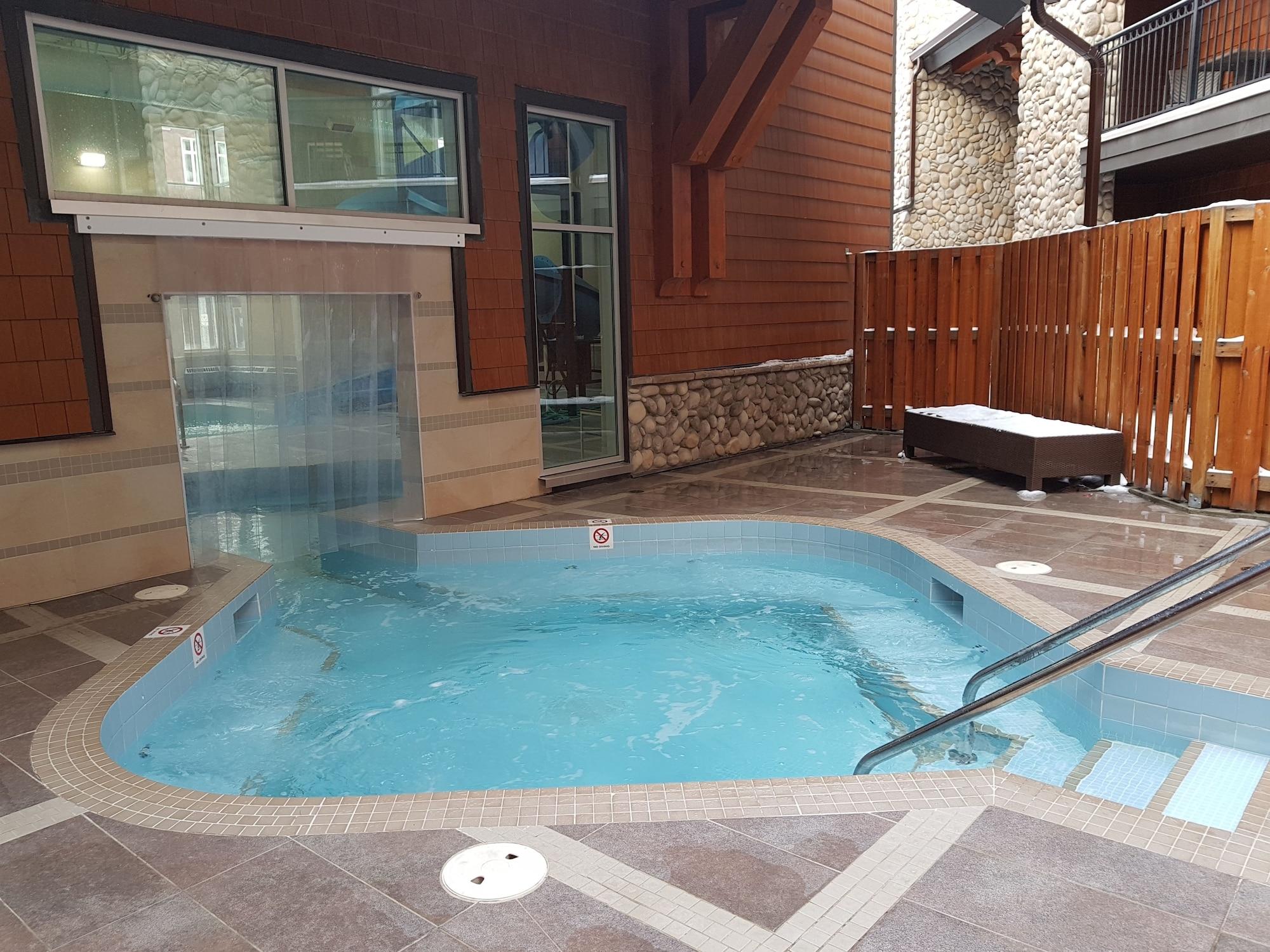 Sunset Mountain Inn Canmore Dış mekan fotoğraf