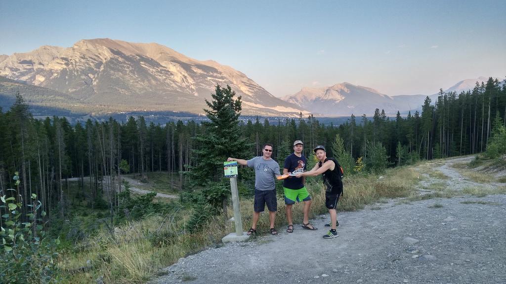 Sunset Mountain Inn Canmore Dış mekan fotoğraf